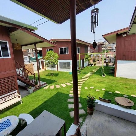 Wooden Hostel Chiang Mai Exterior foto